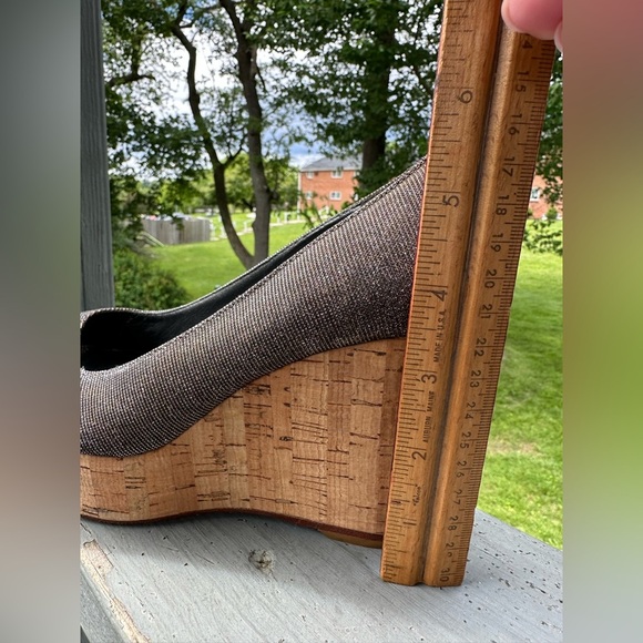 STUART WEITZMAN Metallic Sparkle Silver Gold Cork Wedge Platform Peep Toe Leathe - Picture 12 of 14